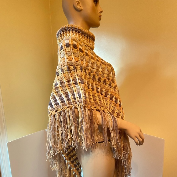 Crochet Poncho - Picture 4 of 11